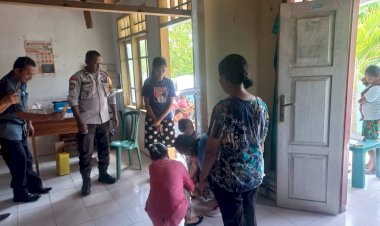 Bhabinkamtibmas-Polsek-Lela-Ikuti-Kegiatan-Operasi-Timbang-dan-Pemberian-Vitamin-A-untuk-Bayi/Balita-guna-Percepatan-Penurunan-Stunting-di-Kecamatan-Lela-Tahun-2024