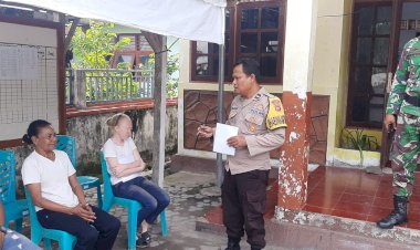 Pendataan-Warga-Yang-Belum-Memilik-E-KTP-oleh-Bhabinkamtibmas-Kelurahan-Beru-dan-Wairotang