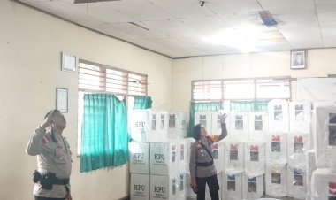 Logistik-Pemilu-Tahun-2024-Tiba-Di-Kecamatan-Kangae-Dengan-Pengawalan-Personil-Polres-Sikka