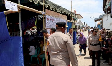 Kapolres-Sikka-Lakukan-Pengecekan-TPS-di-Wilayah-Wuring,-Alok-Barat