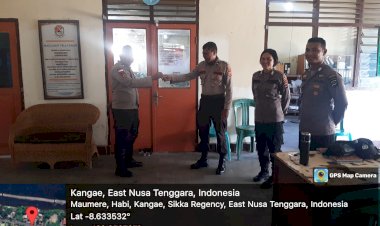 Anggota-Polres-Sikka-Lakukan-Pengamanan-Rapat-Pleno-Penghitungan-Suara-Pemilu-2024-di-Kantor-Camat-Kangae,-Kabupaten-Sikka