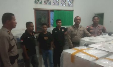 Pengamanan-Pergeseran-Logistik-Pemilu-Tahun-2024-dari-PPK-Kecamatan-Mapitara-ke-Gudang-KPU-Kabupaten-Sikka-Berlangsung-Lancar