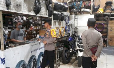 Satuan-Binmas-Polres-Sikka-Lakukan-Kegiatan-Himbauan-Kamtibmas-di-Seputaran-Pertokoan-Maumere