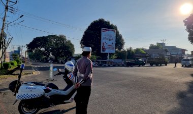 Wujudkan-Kamseltibcarlatnas-Yang-Aman-dan-Tertib,-Sat-Lantas-Polres-Sikka-Rutin-Lakukan-Operasi-Penertiban-Lalu-Lintas