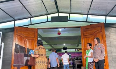 Kegiatan-Pengamanan-Ibadah-Gereja-GMIT-Kalvari-Maumere-dalam-Rangka-Ops-Semana-Santa