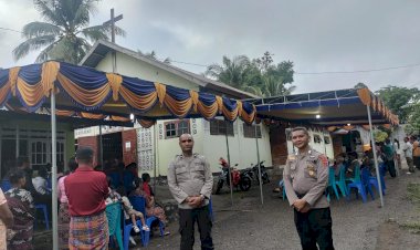 Pengamanan-Misa/Ibadah-Jumat-Agung-2024-di-Wilayah-Hukum-Polsek-Bola-Berlangsung-Sukses