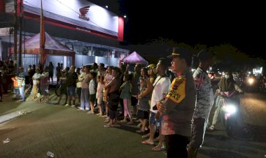 Kemeriahan-Takbir-Keliling-dan-Pawai-Obor-Meriahkan-Malam-Idul-Fitri-di-Kota-Maumere.