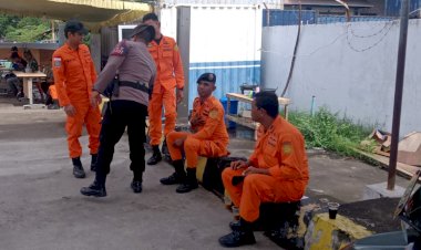 Pos-KP3-laut-Polsek-Alok-Polres-Sikka-Melaksanakan-Patroli-Rutin-di-Pelabuhan-Maumere-dan-Wuring