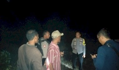 WakaPolres-Sikka-Tinjau-Lokasi-Pasca-Banjir-dan-Tanah-Longsor-di-Kewapante