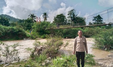 Kapolsek-Paga-Lakukan-Patroli-dan-Monitoring-Terkait-Curah-Hujan-Tinggi-di-Wilayah-Hukum-Polsek-Paga