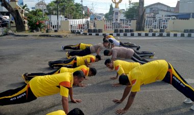 Personil-Polres-Sikka-Ikuti-Kegiatan-Susulan-Kesemaptaan-Jasmani-dan-Beladiri-Polri
