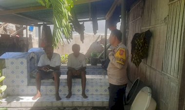 Bhabinkamtibmas-Polsek-Alok-Sampaikan-Pesan-Kamtibmas-Melalui-Patroli-Dialogis