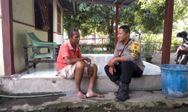 Ajak-Ciptakan-Situasi-Kamtibmas-Kondusif-Bhabinkamtibmas-Polsek-Alok-Sambang-Warga-Binaan