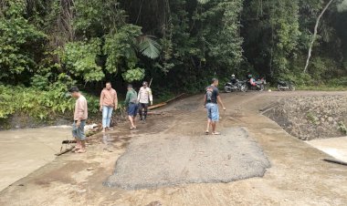 Patroli-di-seputaran-Kali-Ledagebo,-Bripka-Egi-Funan-Ingatkan-warga-untuk-selalu-waspada-dan-tanggap-bencana