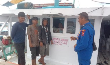 Sat-Polair Patroli-Dialogis-Di-Pelabuhan-Wuring-Guna-Menjamin-Rasa-Aman-Bagi-Warga