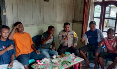 Kegiatan-Patroli-Sambang-Oleh-Bhabinkamtibmas-Polsek-Lela-AIPDA-Adrianus-Nonte-di-Desa-Lela,-Kec.-Lela,-Kab.-Sikka