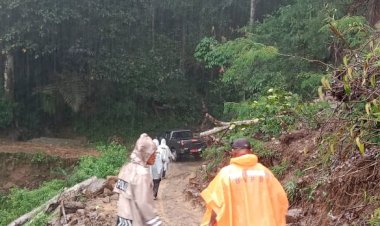 PATROLI-DAN-MONITORING-TERKAIT-CURAH-HUJAN-YANG-TINGGI-DI-WILAYAH-HUKUM-POLSEK-PAGA,-POLRES-SIKKA