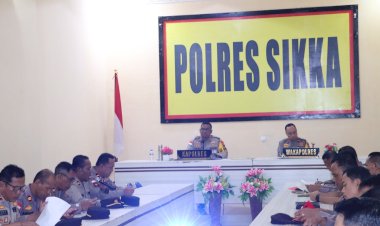 Kapolres-Sikka-Pimpin-Kegiatan-Analisa-dan-Evaluasi-Mingguan-di-Polres-Sikka