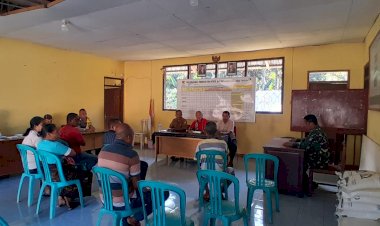 Anggota-Bhabinkamtibmas-Desa-Nitakloang-Berhasil-Mediasi-Sengketa-Tanah