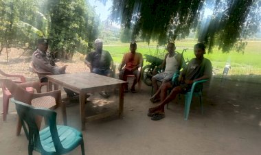 Bhabinkamtibmas-Polsek-Alok-Laksanakan-Patroli-Sambang,-Warga-Desa-Done-Siap-Jaga-Kamtibmas!