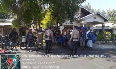 Patroli-Rutin-daerah-rawan-Kamtibmas-serta-Jalur-Trans-Maumere-oleh-piket-jaga-Polsek-Paga.