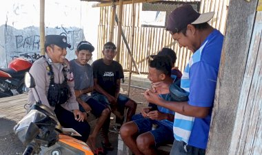 Pos-Kp3-Laut-Polsek-Alok-Laksanakan-Patroli-Dialogis-Untuk-Menajga-Keamanan-Pelabuhan-Maumere