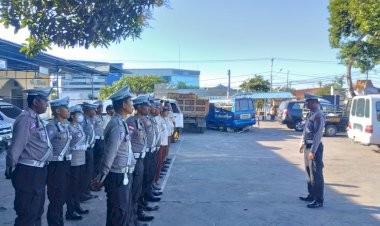 Sat-Lantas-Polres-Sikka-Laksanakan-Penertiban-Lalu-Lintas-Guna-Menjaga-Keselamatan-dan-Kelancaran-Berlalu-Lintas