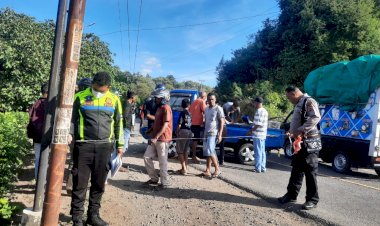 Kecelakaan-Maut-di-Nangalimang,-Sikka:-Pengendara-Motor-Tewas-dalam-Tabrakan-dengan-Mobil-Pick-Up