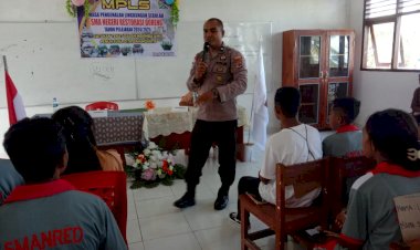 Polsek-Bola-Edukasi-Siswa-SMU-Negeri-Restorasi-Doreng:-Bahaya-Narkoba-dan-Kenakalan-Remaja-Jadi-Fokus-Utama