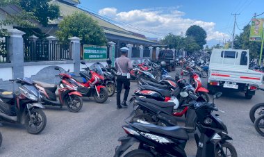 Sat.-Lantas-Polres-Sikka-Laksanakan-Kegiatan-Patroli-Dan-Pengaturan-Arus-Lalu-Lintas-di-Tempat---tempat-Ibadah-atau-Masjid