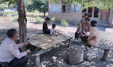 Bhabinkamtibmas-Desa-Egon-Bripka-Ady-Leo-Lakukan-Sambang-Untuk-Wujudkan-Kamtibmas