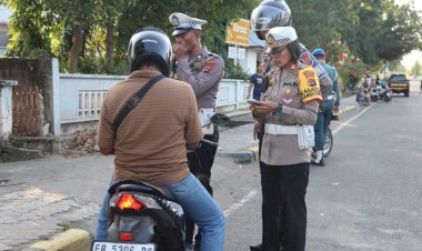 Polres-Sikka-Sukses-Gelar-Operasi-Patuh-Turangga-2024:-Kesadaran-Lalu-Lintas-Meningkat,-Pelanggaran-Menurun