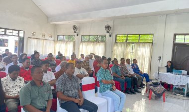 Kasat-Binmas-Res-Sikka-Hadiri-Sosialisasi-Penguatan-Peran-Masyarakat-dalam-Pengawasan-SDKP-di-Kabupaten-Sikka-Tahun-2024