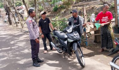 Patroli-Rutin-Polsek-Bola-Tingkatkan-Kamtibmas-di-Desa-Watukrus