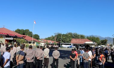 Kapolres-Sikka-Pimpin-Apel-Persiapan-Tactical-Floor-Game-untuk-Pengamanan-Pilkada-2024