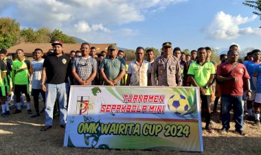 KAPOLSEK-WAIGETE-MEMGHADIRI-PEMBUKAAN-TURNAMEN-SEPAK-BOLA-MINI-OMK-WAIRITA-CUP-2024