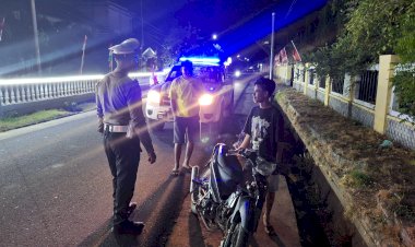 SAT.-LANTAS-LAKSANAKAN-PATROLI-LAMPU-BIRU-DI-WILAYAH-HUKUM-POLRES-SIKKA