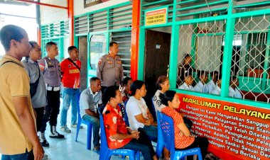 Pengamanan-Ketat-Polres-Sikka:-Sidang-Virtual-Pledoi-Kasus-Kekerasan-Berujung-Kematian-di-PN-Maumere