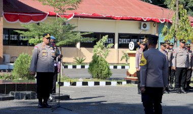 Apel-Pagi-dan-Jam-Pimpinan-Polres-Sikka:-Kapolres-Tekankan-Profesionalisme-dan-Netralitas-Personil-Menyongsong-Pilkada