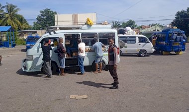 MENJAGA-KAMTIBMAS-POLSEK-KEWAPANTE-LAKSANAKAN-PATROLI-RUTIN-DAN-SAMBANG-WARGA