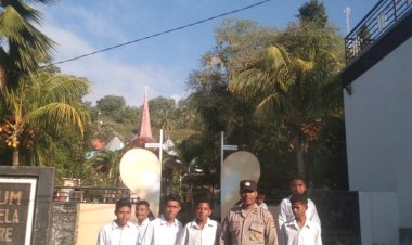 Patroli-Rutin-Polsek-Lela-Polres-Sikka-:-Amankan-Jalannya-Kegiatan-Ibadah