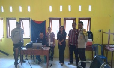 Perekaman-e-KTP-di-SMKS-St.-Thomas,-Sikka:-Persiapan-Pemilih-Pemula-Jelang-Pilkada-2024