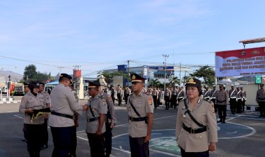 Kapolres-Sikka-Pimpin-Pelantikan-dan-Serah-Terima-Jabatan-Sejumlah-Pejabat-di-Polres-Sikka