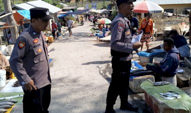 KEGIATAN-PATROLI-DI-TEMPAT-PUBLIK-(-PASAR-NEBE)-DAN-MENYAMPAIKAN-HIMBAUAN-KAPOLRES-SIKKA-JELANG-PILKADA-2024