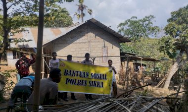 KEGIATAN-PEMBERIAN-BANTUAN-AIR-MINUM-BERSIH-DARI-BAPAK-KAPOLRES-SIKKA-AKBP-HARDI-DINATA.,-S.I.K,-MM-KEPADA-MASYARAKAT-DUSUN-NATARITA,-DESA-DARAT-GUNUNG,-KEC.-TALIBURA,-KAB.-SIKKA