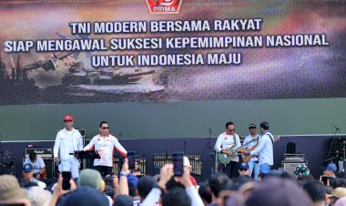 Panglima-dan-Kapolri-Kompak-Hadiri-Pesta-Rakyat-HUT-TNI-di-Monas