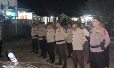 Polres-Sikka-Amankan-Kampanye-Perdana-Pasangan-Calon-Bupati-dan-Wakil-Bupati-di-Desa-Mbengu