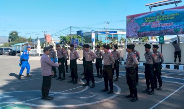 Kabag-SDM-Polres-Sikka-Tekankan-Disiplin-dan-Loyalitas-dalam-Apel-Konsolidasi-Bintara-Remaja