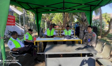 PERSONIL-POSPOL-KPPP-UDARA-LAKSANAKAN-MONITORING-JADWAL-PENERBANGAN-DI-BANDARA-FRANS-SEDA-MAUMERE.