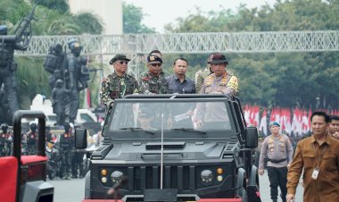 Kapolri-Cek-Gladi-Bersih-Apel-Gelar-Pasukan-Pengamanan-Pengambilan-Sumpah-Presiden-dan-Wapres-RI